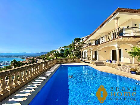 Luxueuse Villa avec piscine et superbe vue mer à Rosas