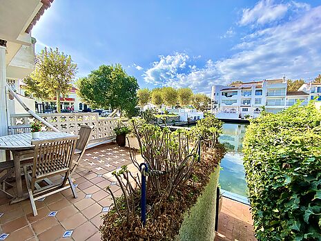 House with mooring for sale in Empuriabrava