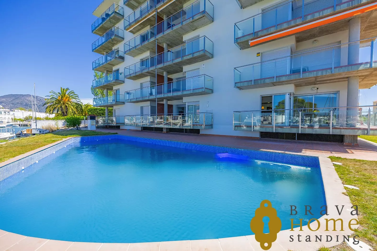 Apartamento en Santa Margarita con parking y vistas al canal, en venta