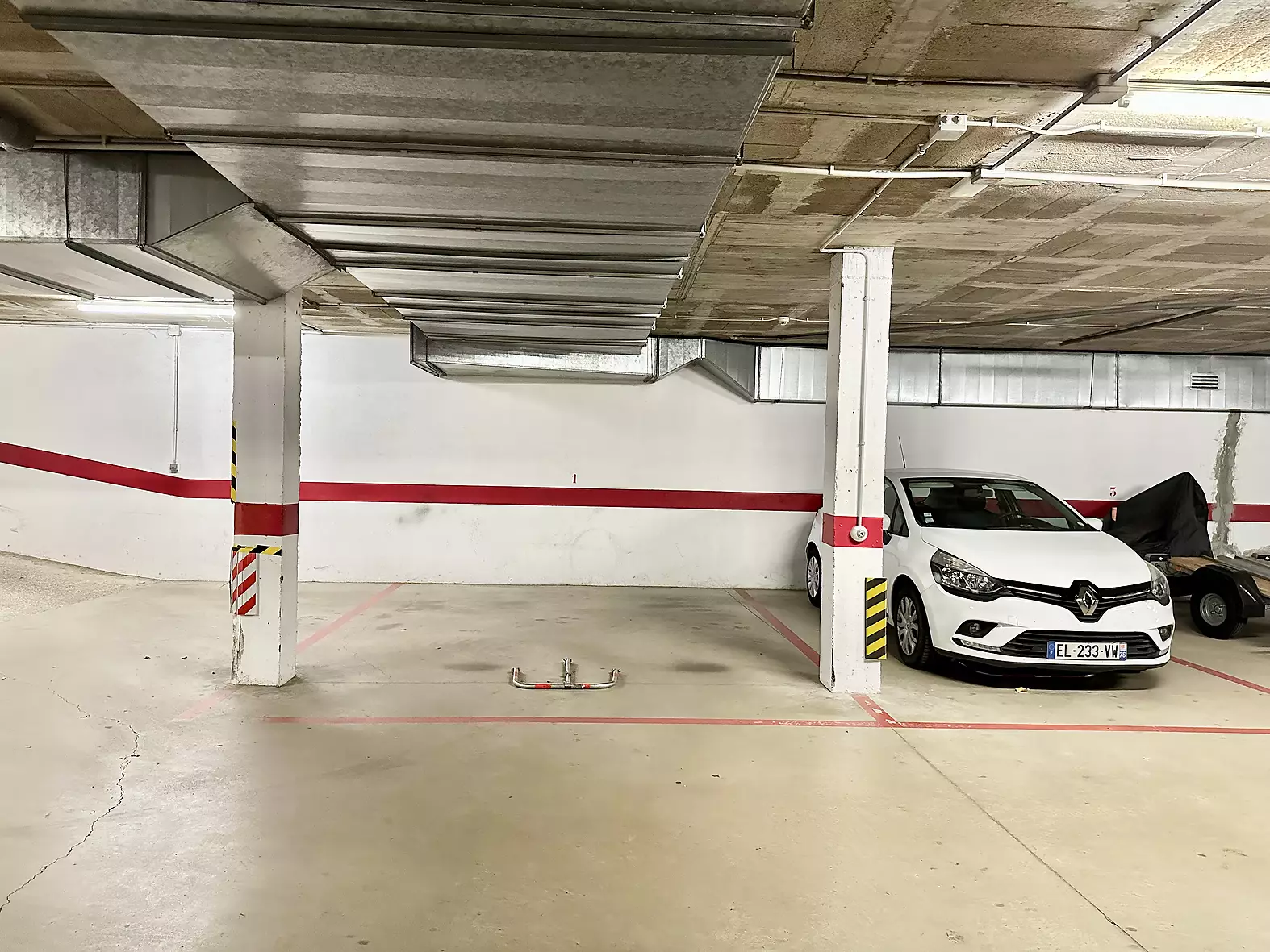 Fantàstico ático con terraza de 70m2, parking privado y piscina en Rosas