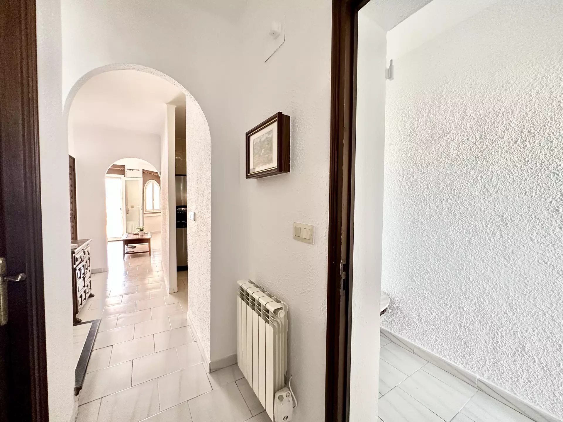 Hermosa casa con amarre y piscina en venta en Empuriabrava