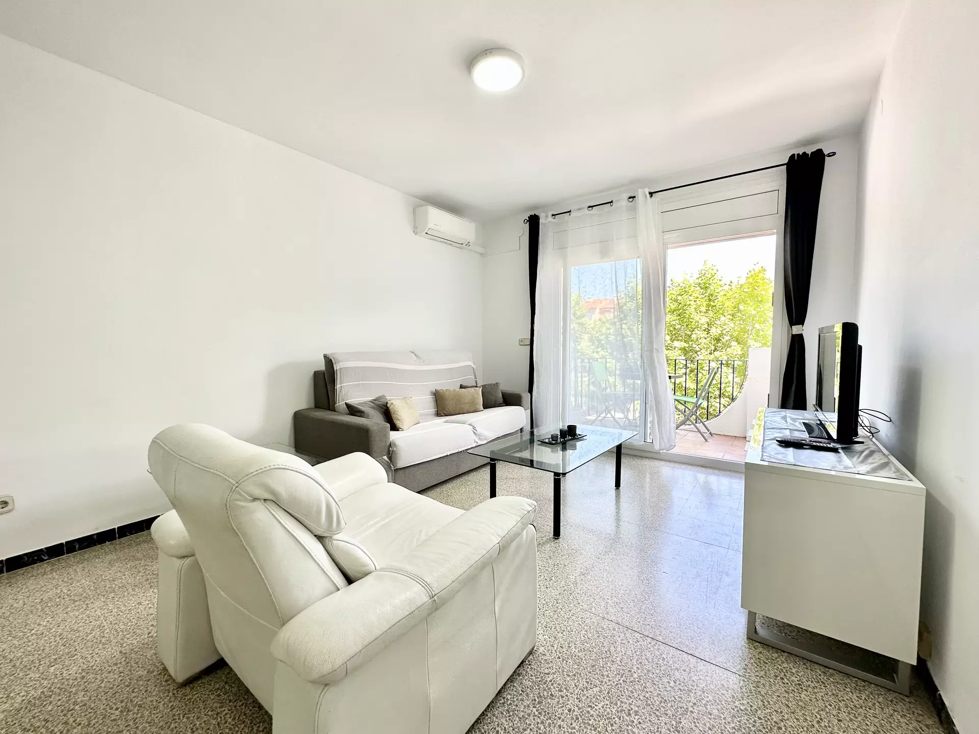 Àmpli apartament en venda al centre d'Empuriabrava