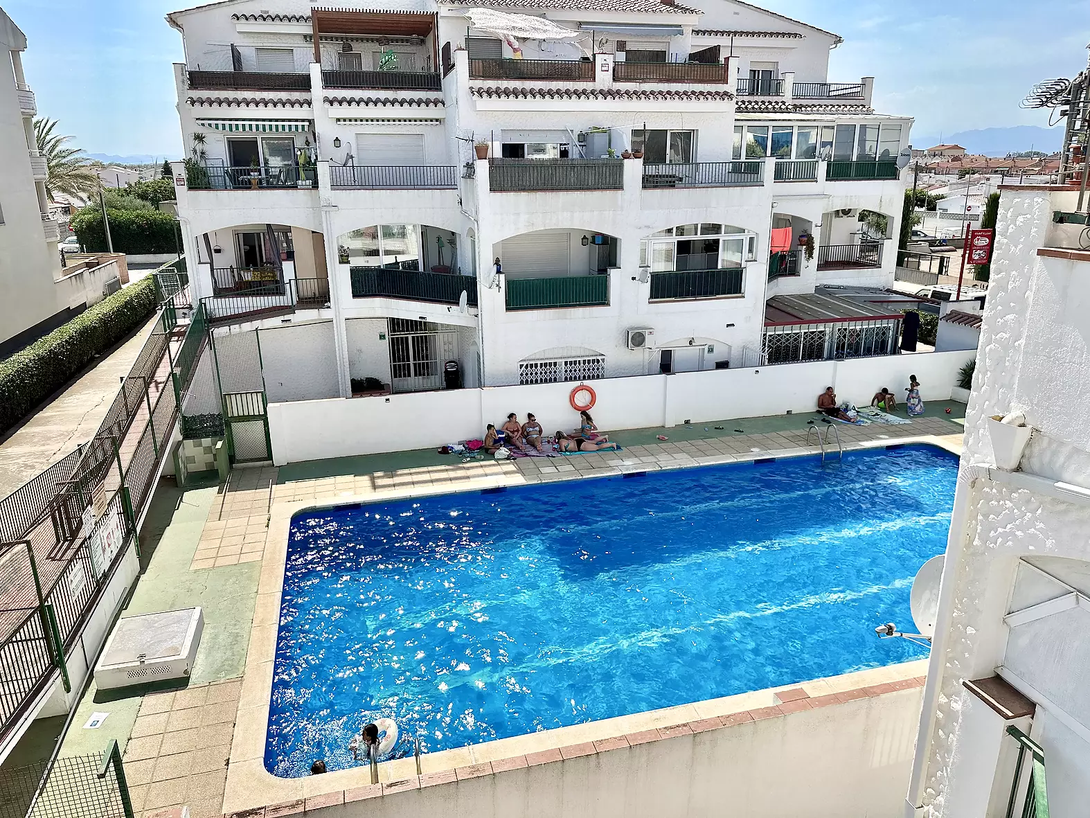 Apartamento con piscina y parking en venta en Empuriabrava