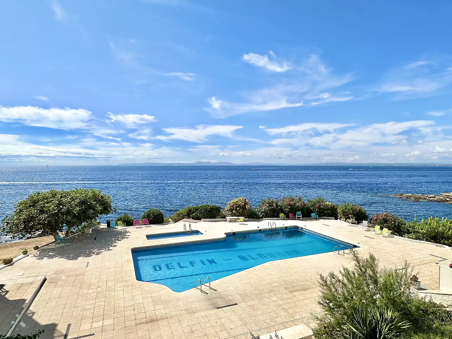 EXCLUSIVITÉ! Appartement avec vue mer et piscine à Canyelles-Roses