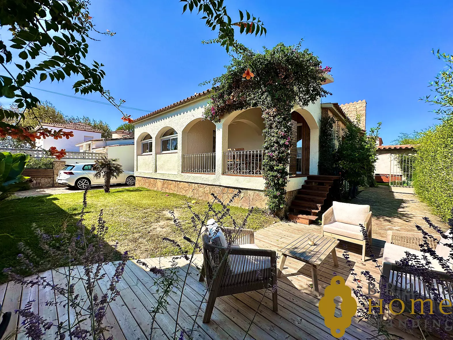 Encantadora casa amb jardí en venda a Empuriabrava