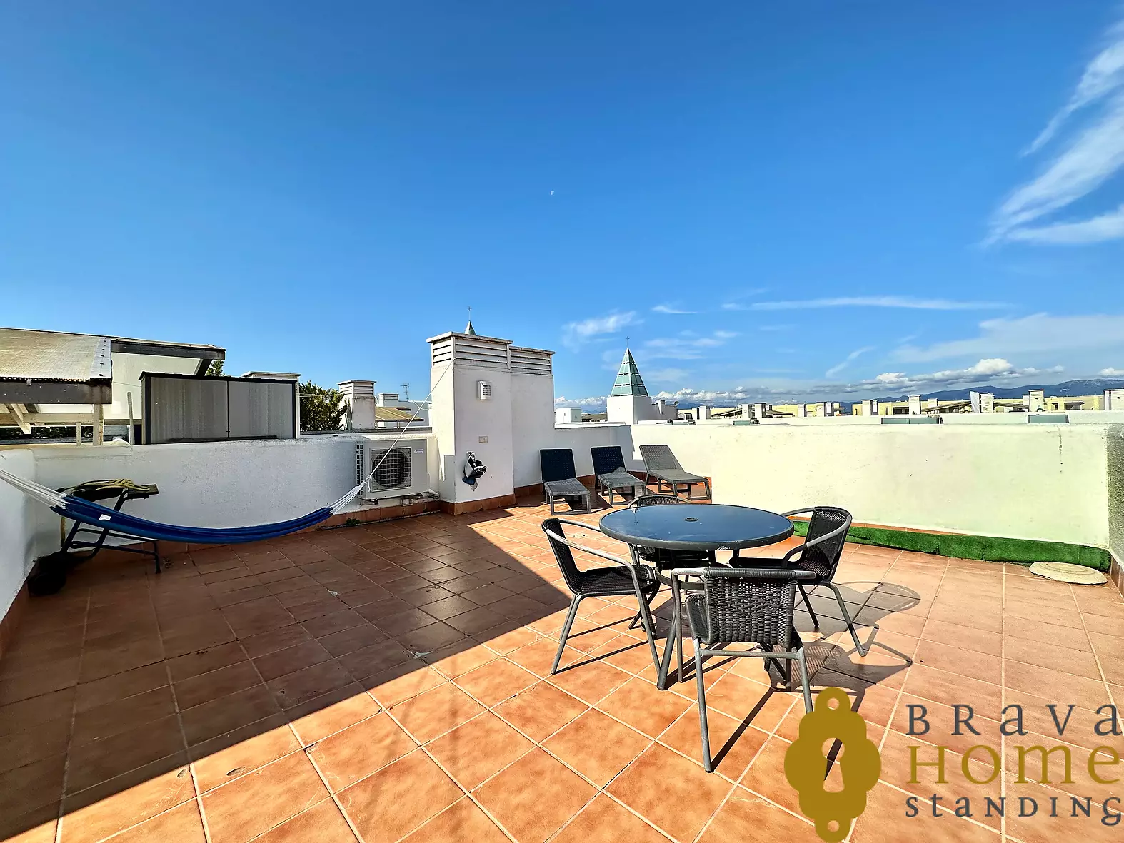 Precioso ático con terraza y piscina, en venta en Rosas - Santa Margarita