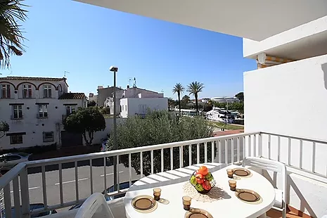 Bonic apartament cèntric a prop de la platja a Empuriabrava - Poblat Típic