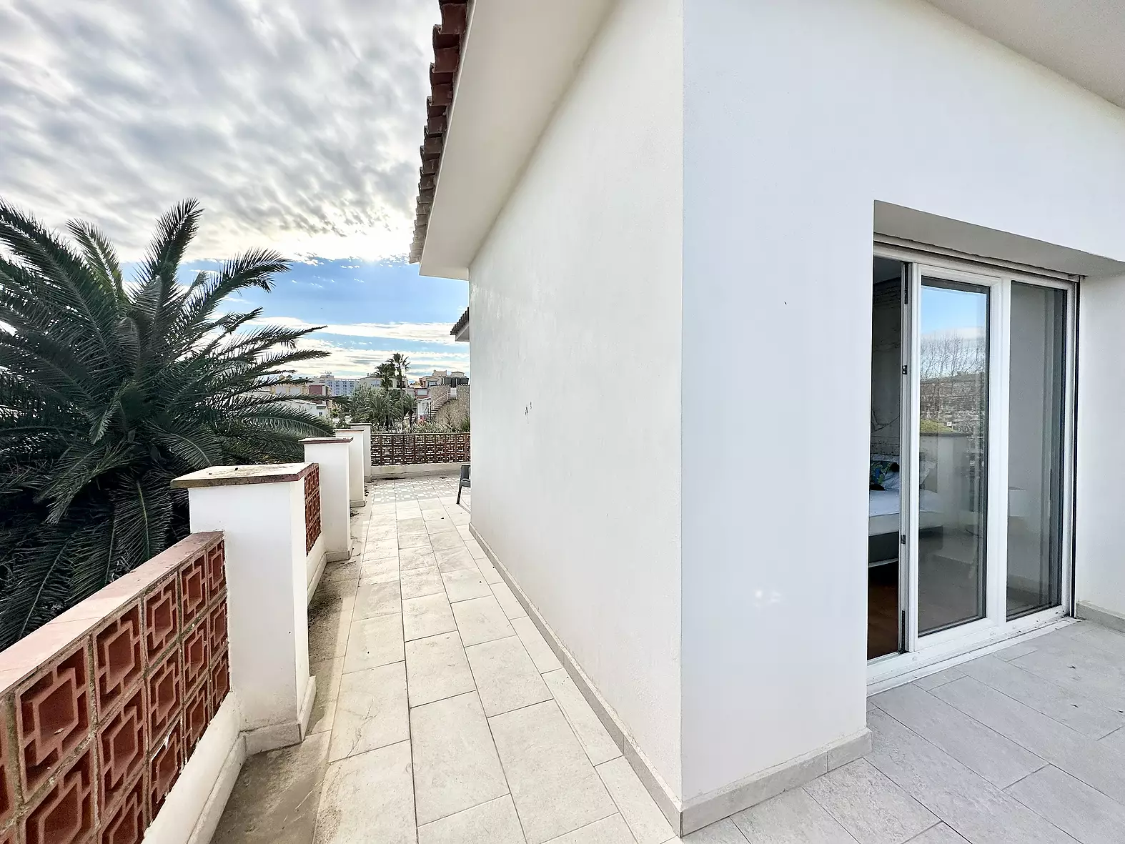 Beautiful house located just 300m from the beach, for sale in Empuriabrava