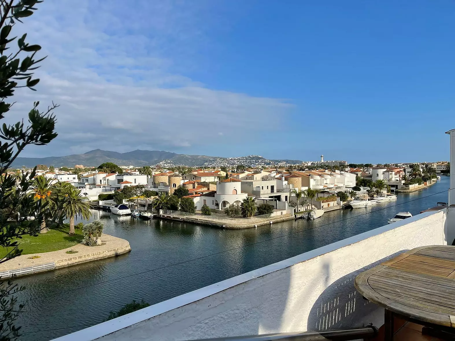 Appartement à vendre avec vue panoramique sur les canaux d'Empuriabrava