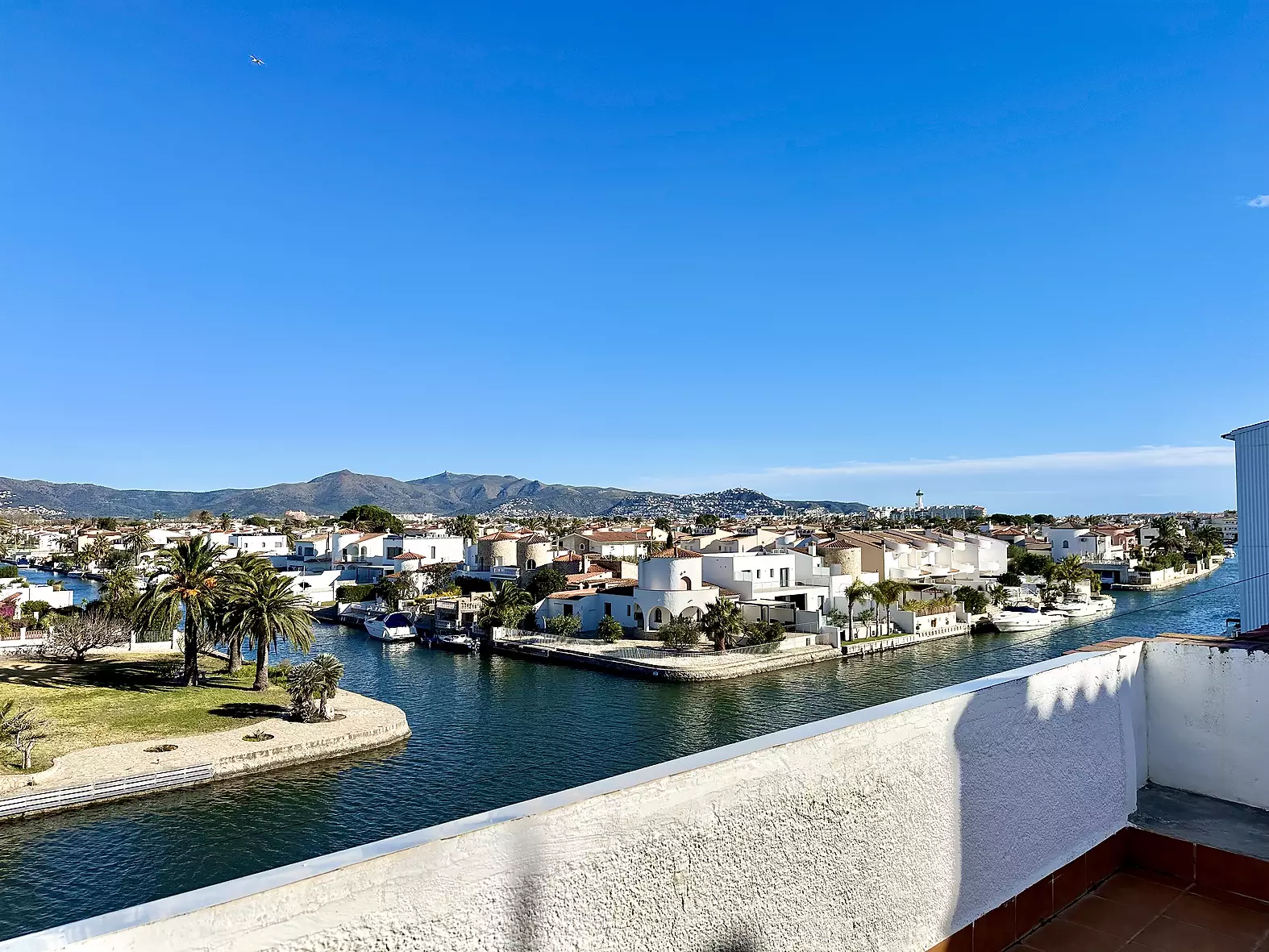 Schöne Wohnung mit traumhaftem Ausblick auf die Kanäle von Empuriabrava