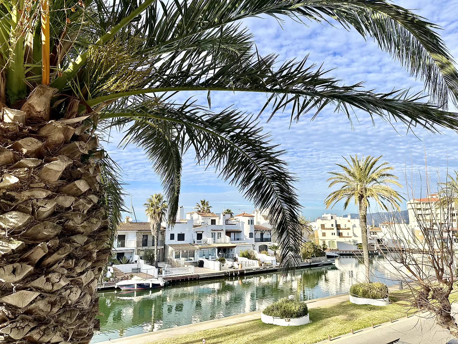 Encantador apartamento cerca de la playa en Empuriabrava-Poblat Tipic