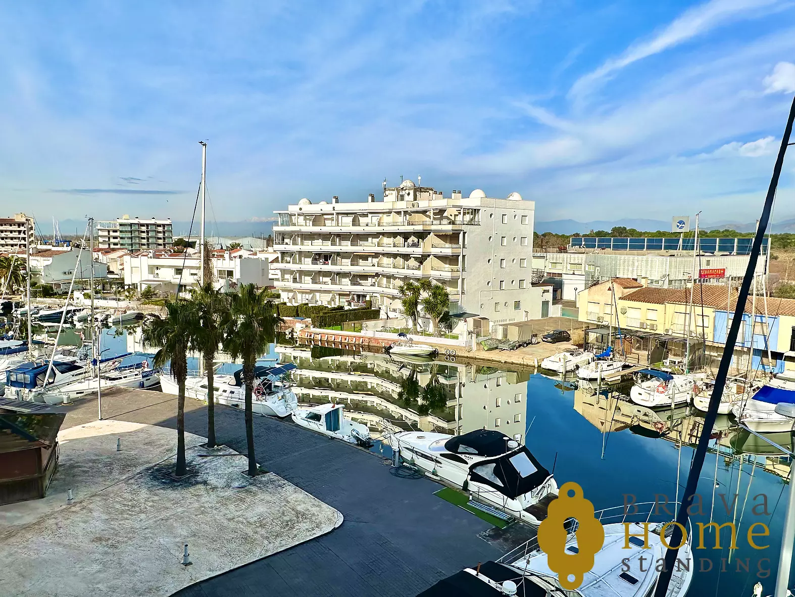 Magnífico apartamento con terraza y piscina en Rosas Santa Margarita