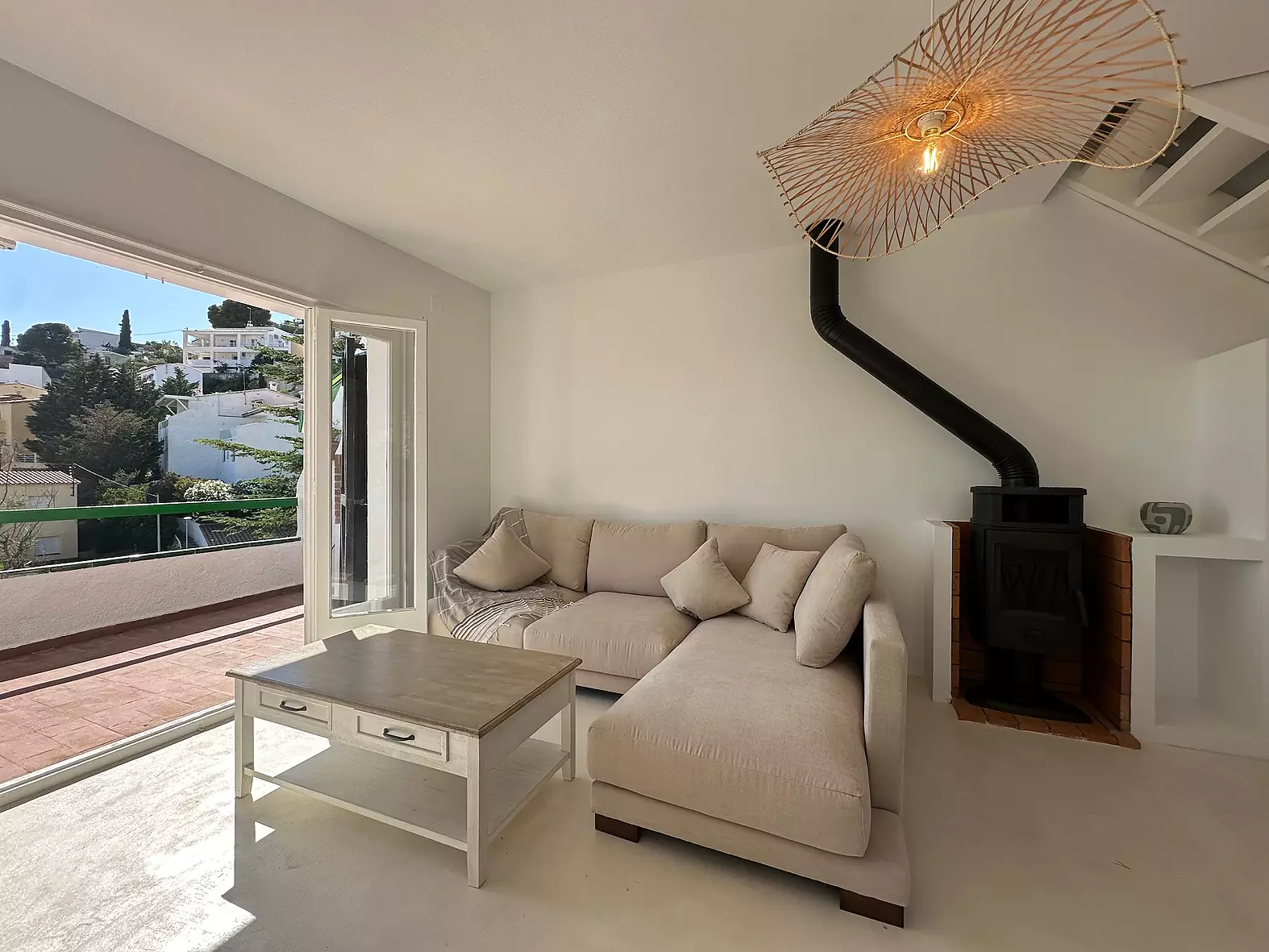 Manifique maison à vendre à côté de la plage d'Almadrava à Roses, avec vue sur la mer.