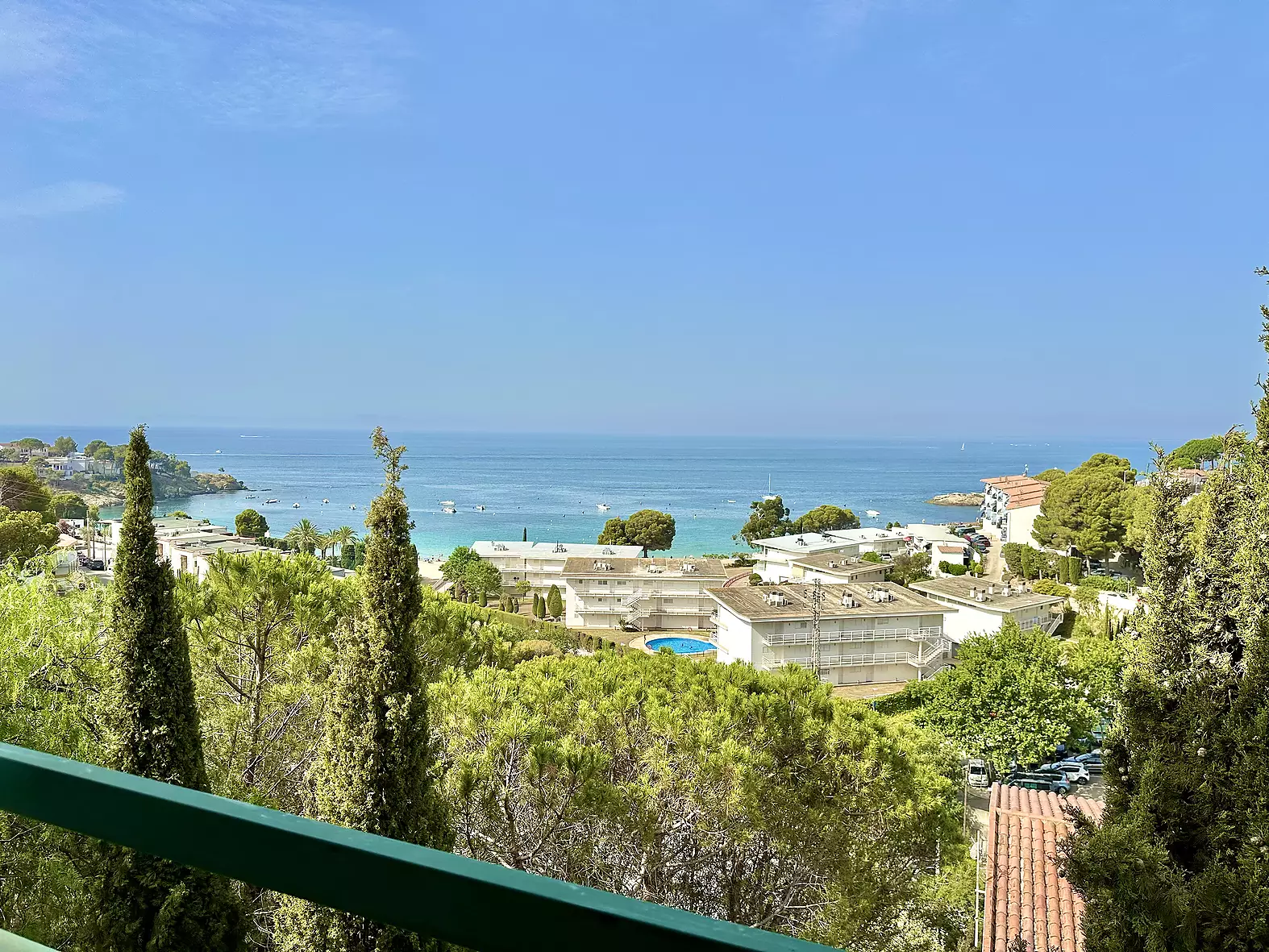 Manifique maison à vendre à côté de la plage d'Almadrava à Roses, avec vue sur la mer.