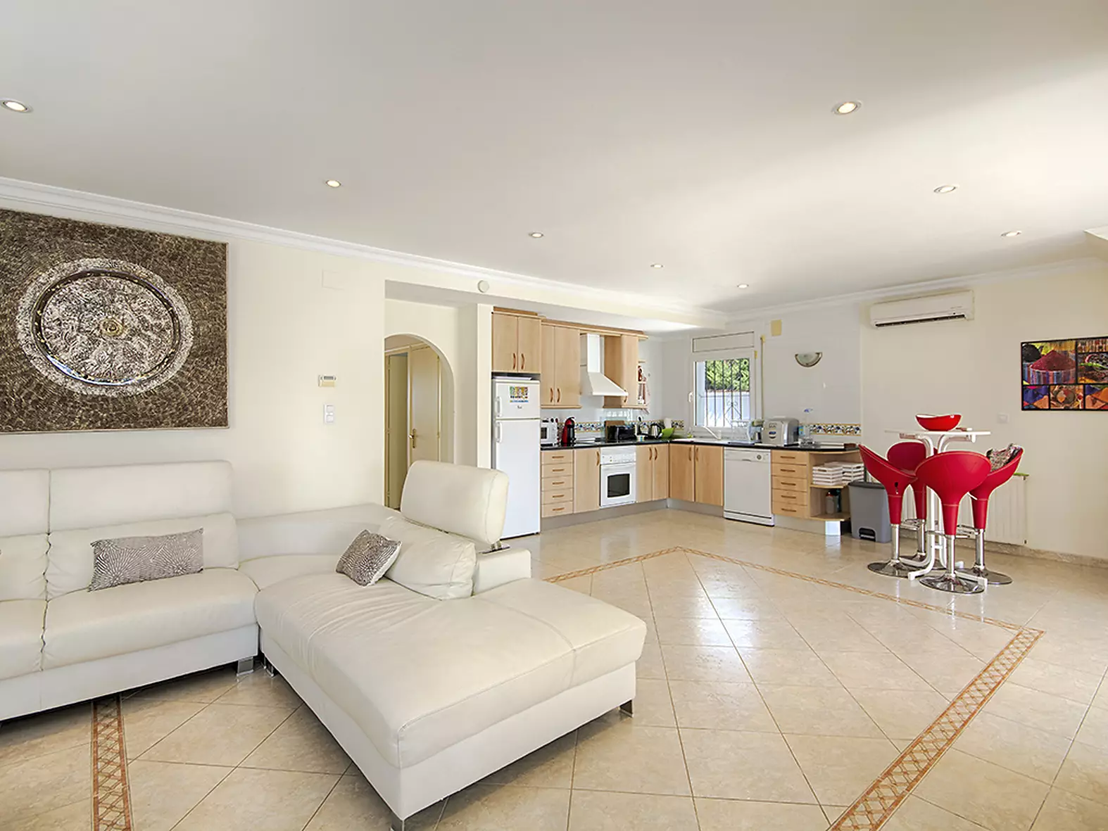 Espectacular casa amb amarratge de 12,5 m en canal ample a Empuriabrava