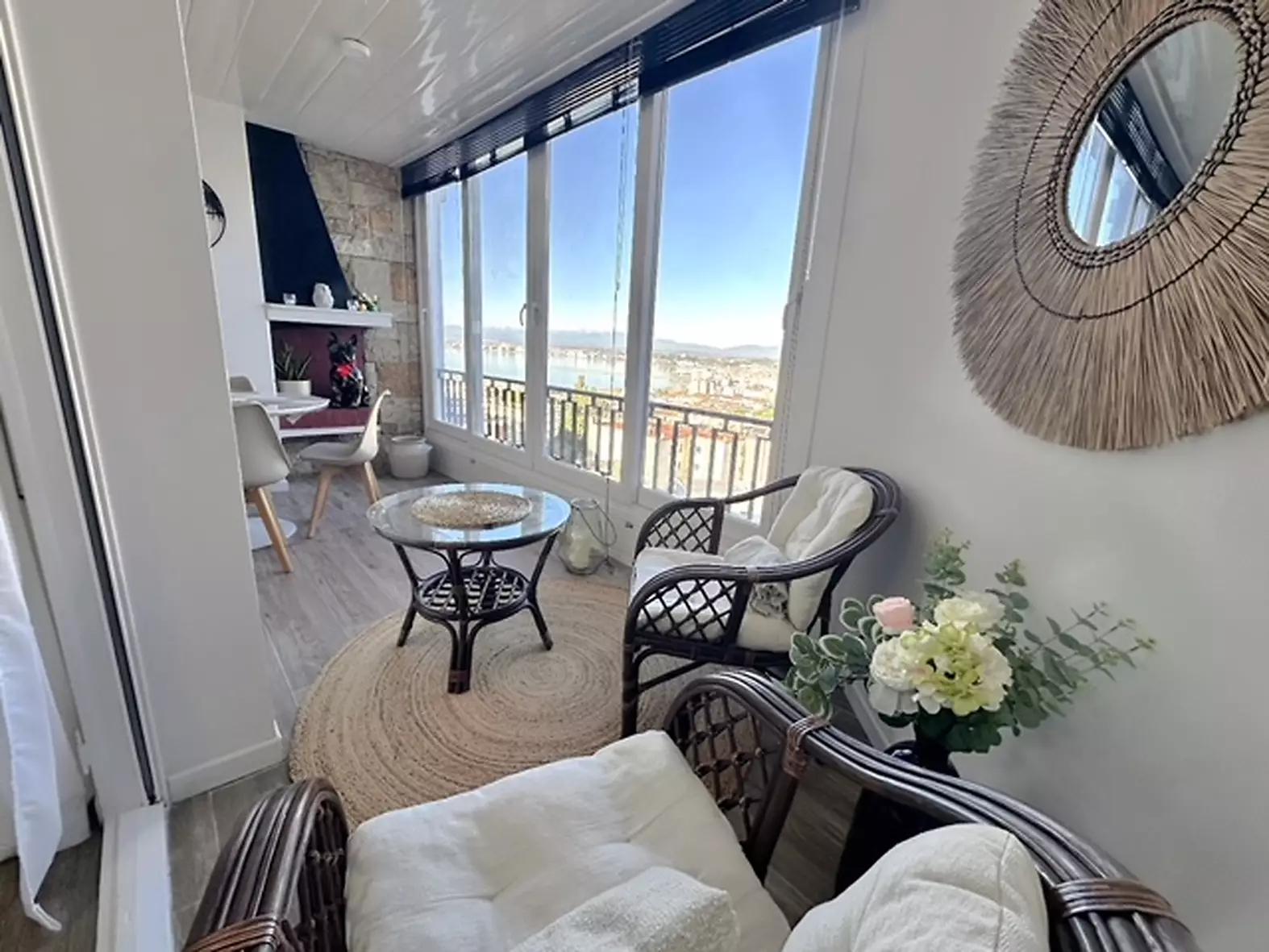 Renovierte Wohnung mit Touristenlizenz und Blick auf das Meer und den Hafen von Roses